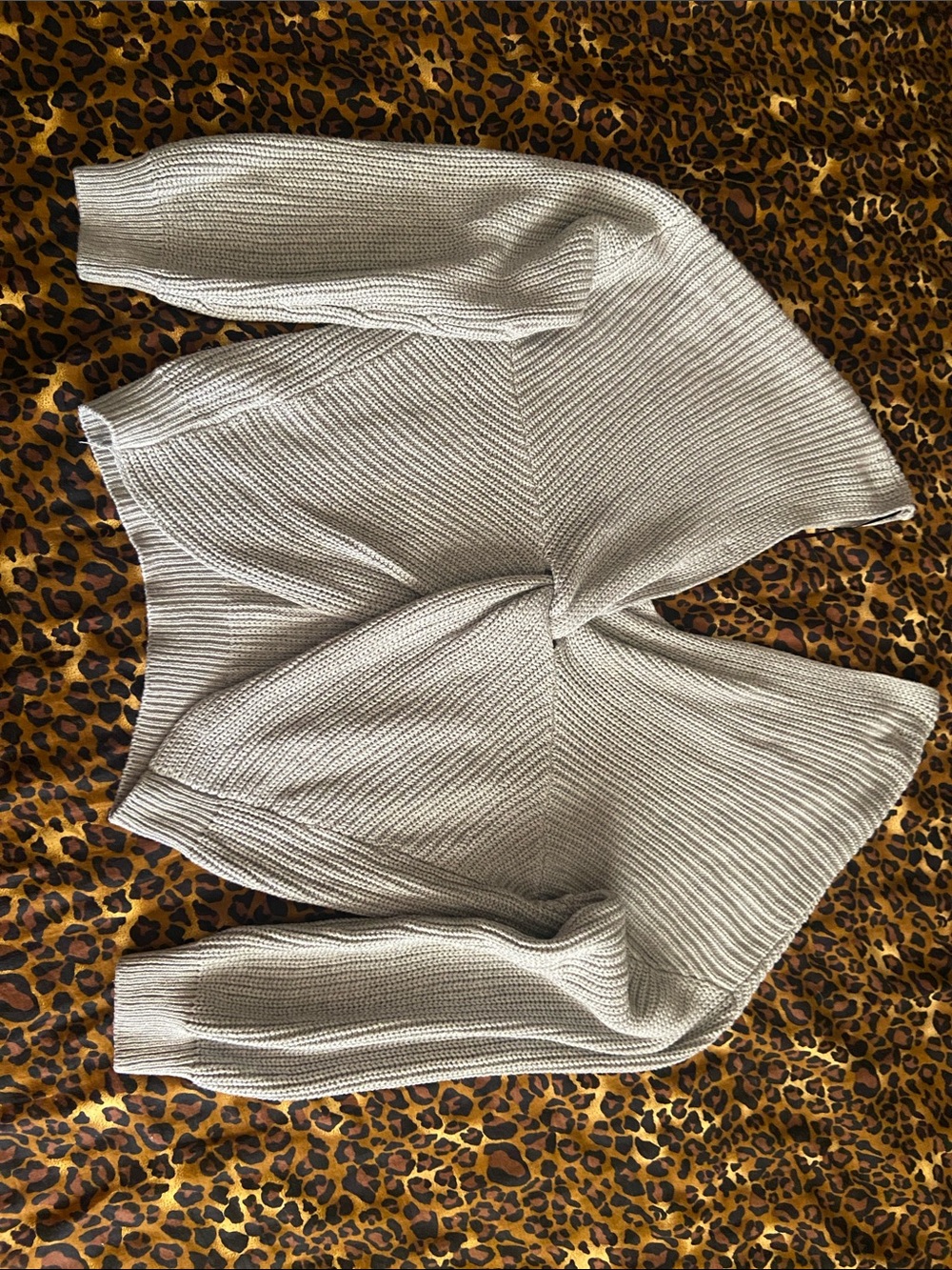 GET 4 $5          Forever 21 Women’s Light Gray Twist-Knit Sweater
